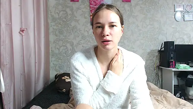 Snapshot of leila_bambi_ chatting on 10-17-25, 09:23 leila bambi  online show from 10-17-25, 09:23