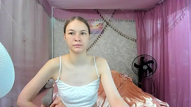 Snapshot of leila_bambi_ chatting on 06-01-26, 01:57 leila bambi online show from 06-01-26, 01:57