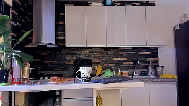 Amypond   online show from 04-27-26, 03:43