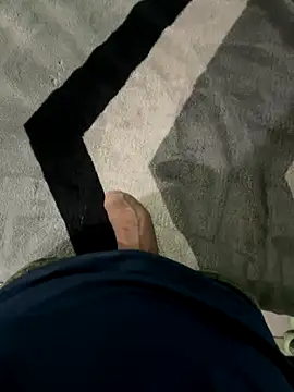 Snapshot of noovin20cm chatting on 10-23-25, 11:20 noovin20cm online show from 10-23-25, 11:20