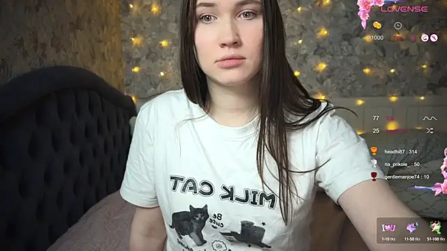 Snapshot of ChloeMillerMeow chatting on 02-21-25, 06:15 ChloeMillerMeow online show from 02-21-25, 06:15