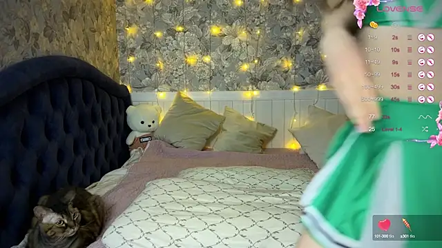 Snapshot of ChloeMillerMeow chatting on 02-25-25, 07:47 ChloeMillerMeow online show from 02-25-25, 07:47