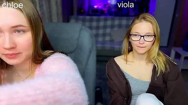 Snapshot of ChloeMillerMeow chatting on 10-06-25, 07:44 ChloeMillerMeow online show from 10-06-25, 07:44