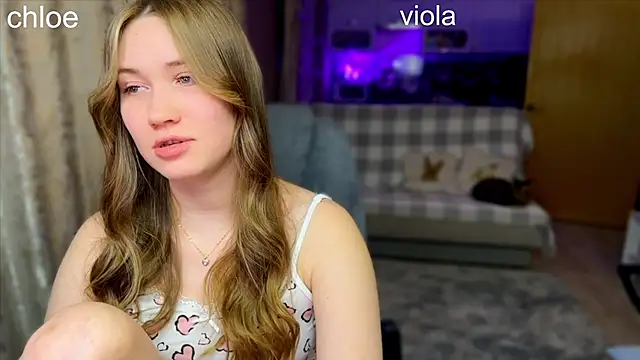 Snapshot of ChloeMillerMeow chatting on 10-12-25, 06:29 ChloeMillerMeow online show from 10-12-25, 06:29