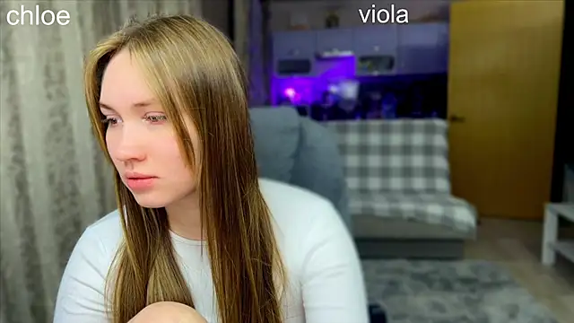 Snapshot of ChloeMillerMeow chatting on 10-17-25, 07:05 ChloeMillerMeow online show from 10-17-25, 07:05