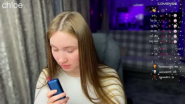 Snapshot of ChloeMillerMeow chatting on 11-06-25, 08:32 ChloeMillerMeow online show from 11-06-25, 08:32