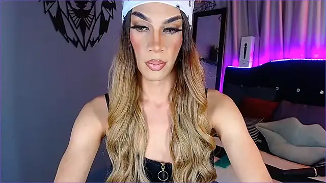 Snapshot of camila_hootie chatting on 12-16-24, 02:36 camila hootie online show from 12-16-24, 02:36