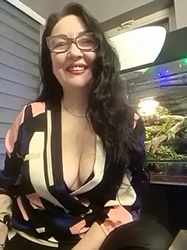 Snapshot of CamilleDesire chatting on 12-16-24, 05:00 CamilleDesire online show from 12-16-24, 05:00