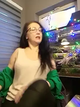 Snapshot of CamilleDesire chatting on 02-06-25, 04:25 CamilleDesire online show from 02-06-25, 04:25