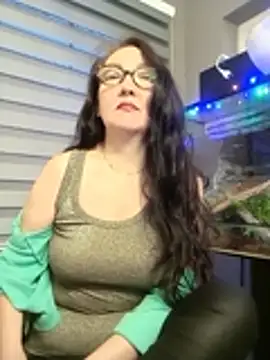 Snapshot of CamilleDesire chatting on 10-06-25, 05:10 CamilleDesire online show from 10-06-25, 05:10