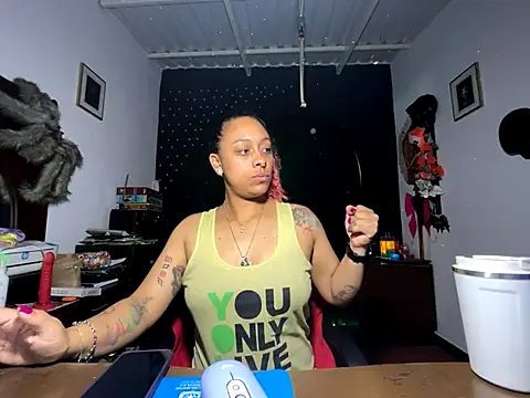 Cata Blue   online show from 11-12-25, 04:29