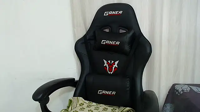 Snapshot of IceBellaCane313 chatting on 09-19-25, 02:40 IceBellaCane313 online show from 09-19-25, 02:40