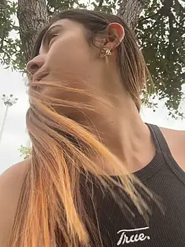 Nicol Swift  online show from 01-23-25, 06:56