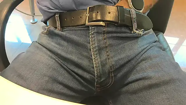 alessandroman2114 online show from 04-21-26, 04:34