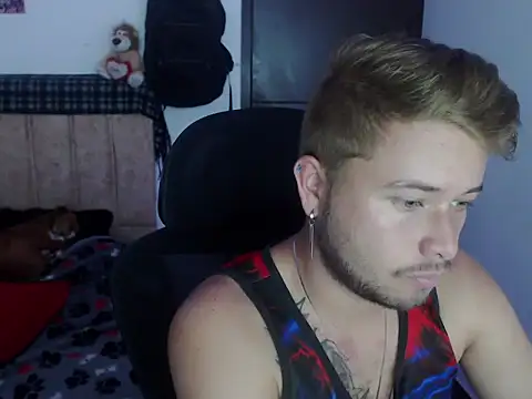 JOHANLEON1 online show from 10-07-25, 04:59