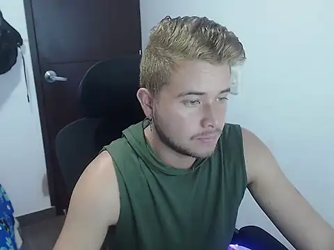 JOHANLEON1 online show from 10-10-25, 03:44