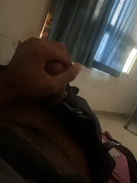 Snapshot of mrtoy121 chatting on 03-04-25, 03:22 mrtoy121 online show from 03-04-25, 03:22