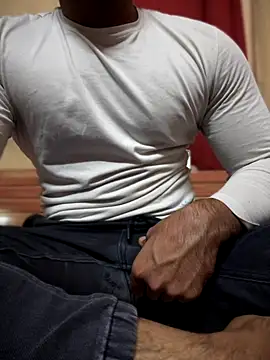 Snapshot of mrtoy121 chatting on 10-19-25, 07:14 mrtoy121 online show from 10-19-25, 07:14