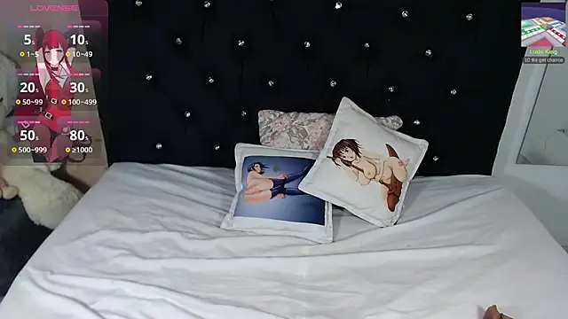 Snapshot of nikol_winick chatting on 11-19-25, 09:09 nikol winick online show from 11-19-25, 09:09