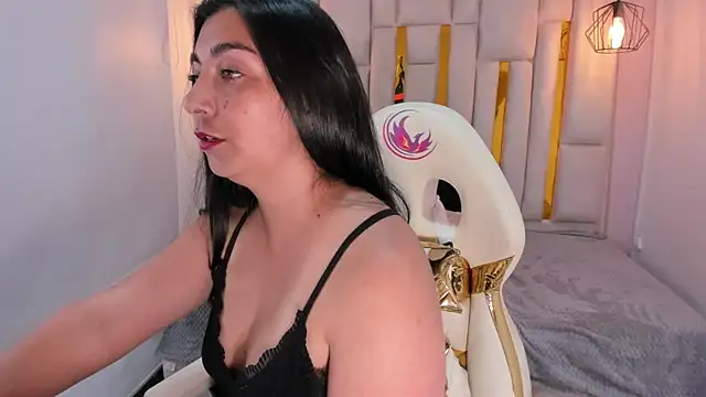 Karla hernandez  online show from 02-06-25, 05:09