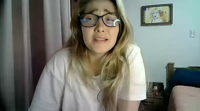 Snapshot of katy_pp chatting on 01-12-25, 12:39 katy pp online show from 01-12-25, 12:39