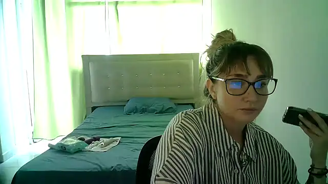 Snapshot of katy_pp chatting on 10-17-25, 02:08 katy pp online show from 10-17-25, 02:08