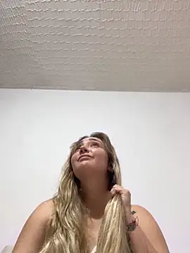 Snapshot of katy_pp chatting on 11-02-25, 04:15 katy pp online show from 11-02-25, 04:15