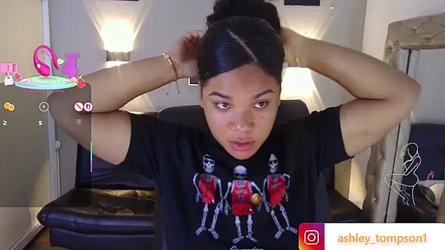 Snapshot of ashley_Tompson1 chatting on 03-13-25, 12:35 ashley Tompson1 online show from 03-13-25, 12:35