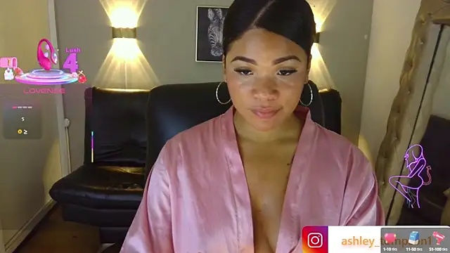 Snapshot of ashley_Tompson1 chatting on 03-21-25, 06:40 ashley Tompson1 online show from 03-21-25, 06:40