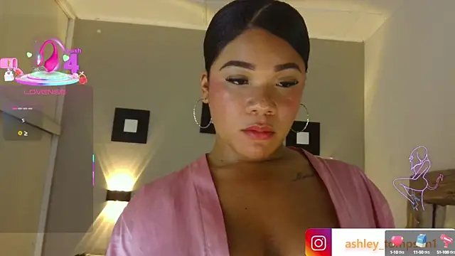 Snapshot of ashley_Tompson1 chatting on 03-22-25, 06:25 ashley Tompson1 online show from 03-22-25, 06:25