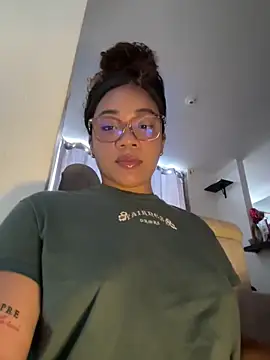 ashley Tompson1 online show from 04-20-26, 08:21