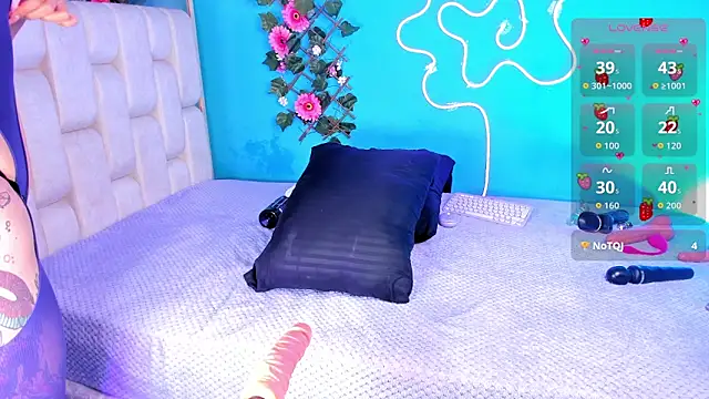 Snapshot of Im_foxy01 chatting on 11-11-25, 03:28 Im foxy01 online show from 11-11-25, 03:28