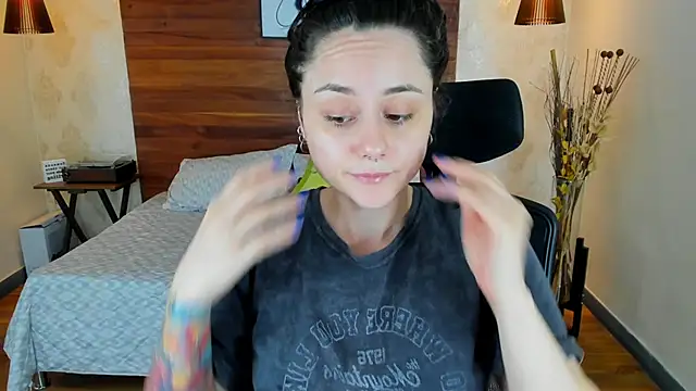 KatherineBond online show from 03-01-25, 07:37