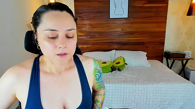 KatherineBond online show from 03-05-25, 07:38