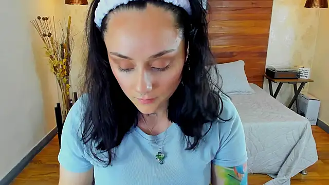 KatherineBond online show from 03-10-25, 08:12