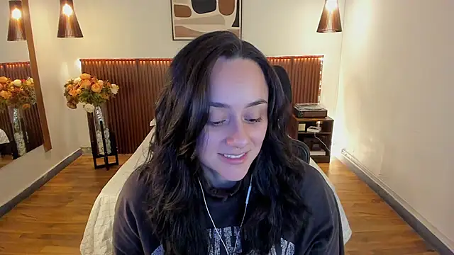 KatherineBond online show from 06-18-26, 06:56