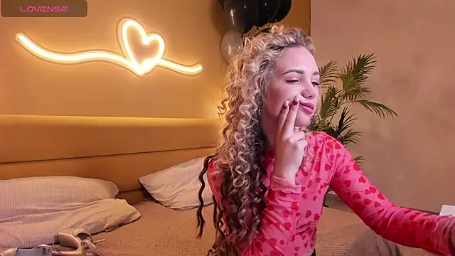 Snapshot of EvaMoran chatting on 01-24-25, 08:13 EvaMoran online show from 01-24-25, 08:13