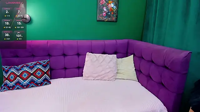 EvaMoran online show from 11-20-25, 01:50