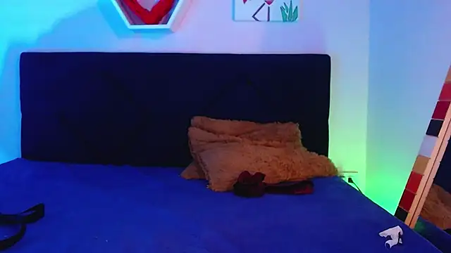 Snapshot of AnnaliOlsenX chatting on 12-19-24, 07:29 AnnaliOlsenX online show from 12-19-24, 07:29