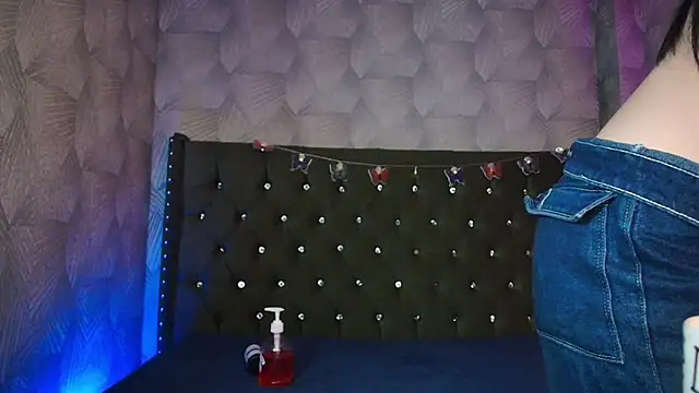 AnnaliOlsenX online show from 05-25-26, 05:41