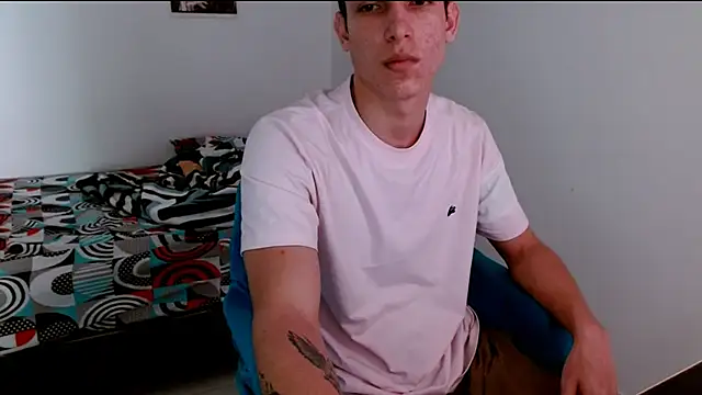 Snapshot of deividcloud36 chatting on 10-10-25, 03:22 deividcloud36 online show from 10-10-25, 03:22