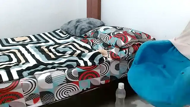 Snapshot of deividcloud36 chatting on 10-19-25, 01:56 deividcloud36 online show from 10-19-25, 01:56