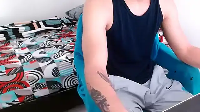 Snapshot of deividcloud36 chatting on 10-27-25, 07:29 deividcloud36 online show from 10-27-25, 07:29