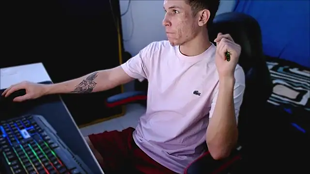 Snapshot of deividcloud36 chatting on 02-23-26, 06:38 deividcloud36 online show from 02-23-26, 06:38