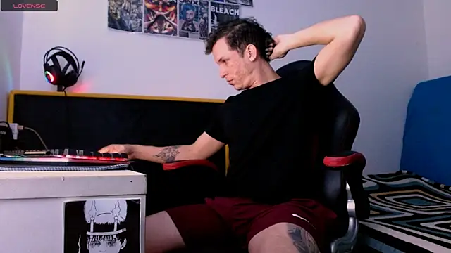 Snapshot of deividcloud36 chatting on 03-25-26, 01:00 deividcloud36 online show from 03-25-26, 01:00