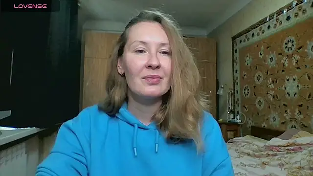 AnnaXLovers online show from 10-10-25, 12:15