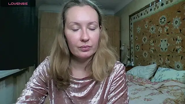 AnnaXLovers online show from 10-11-25, 10:58