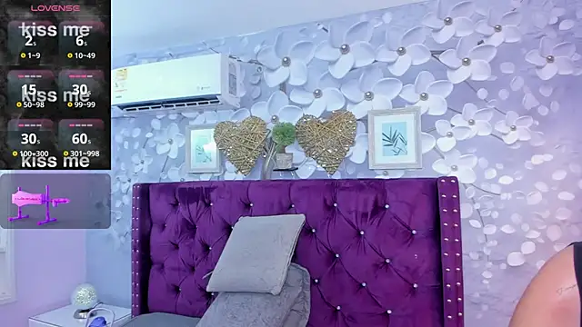 Snapshot of Danee_19_ chatting on 01-25-25, 11:55 Danee 19 online show from 01-25-25, 11:55