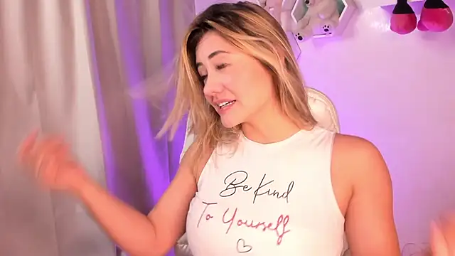 Snapshot of Nataliia_09 chatting on 03-06-25, 04:38 Nataliia 09 online show from 03-06-25, 04:38