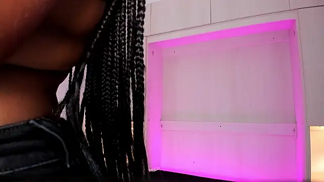 tamaraa smiith online show from 02-04-25, 06:17